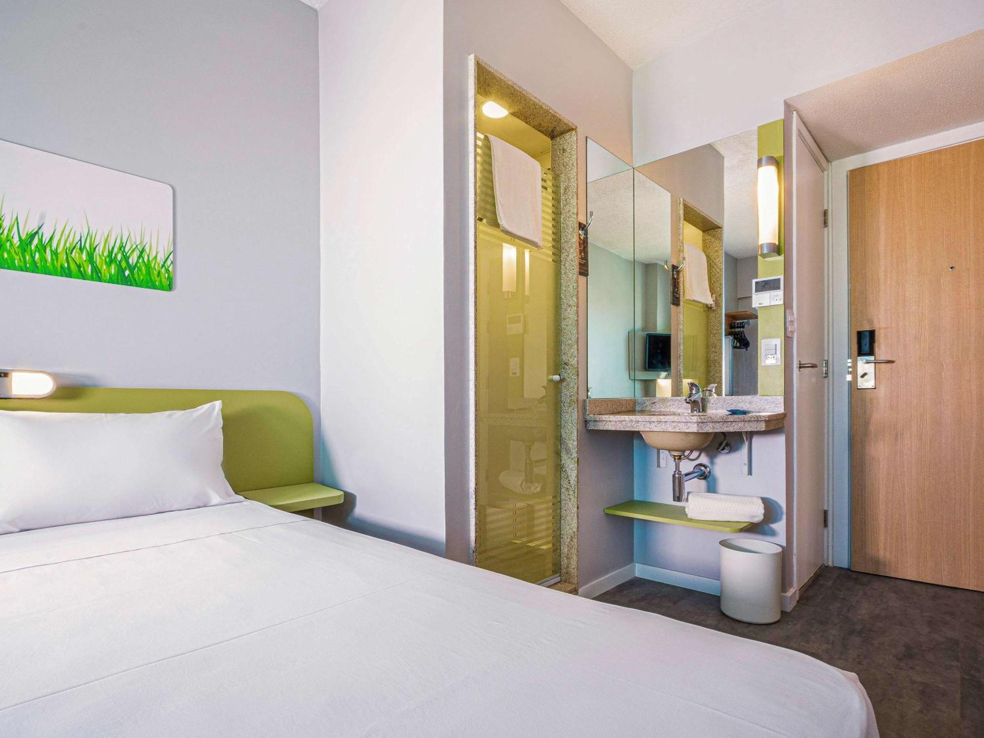ibis budget Krakow Stare Miasto Exteriör bild