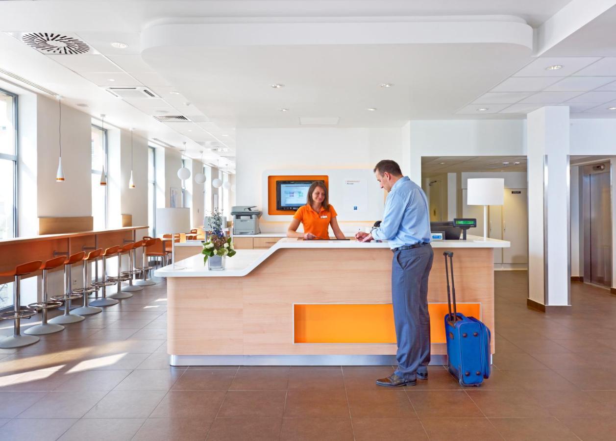 ibis budget Krakow Stare Miasto Exteriör bild